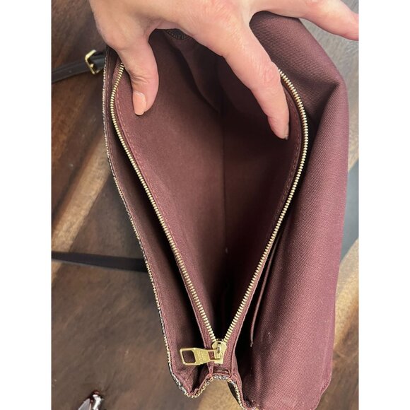 Louis Vuitton Damier Ebene Canvas Crossbody Bag With Gold Hardware & Adjustable - Picture 6 of 11